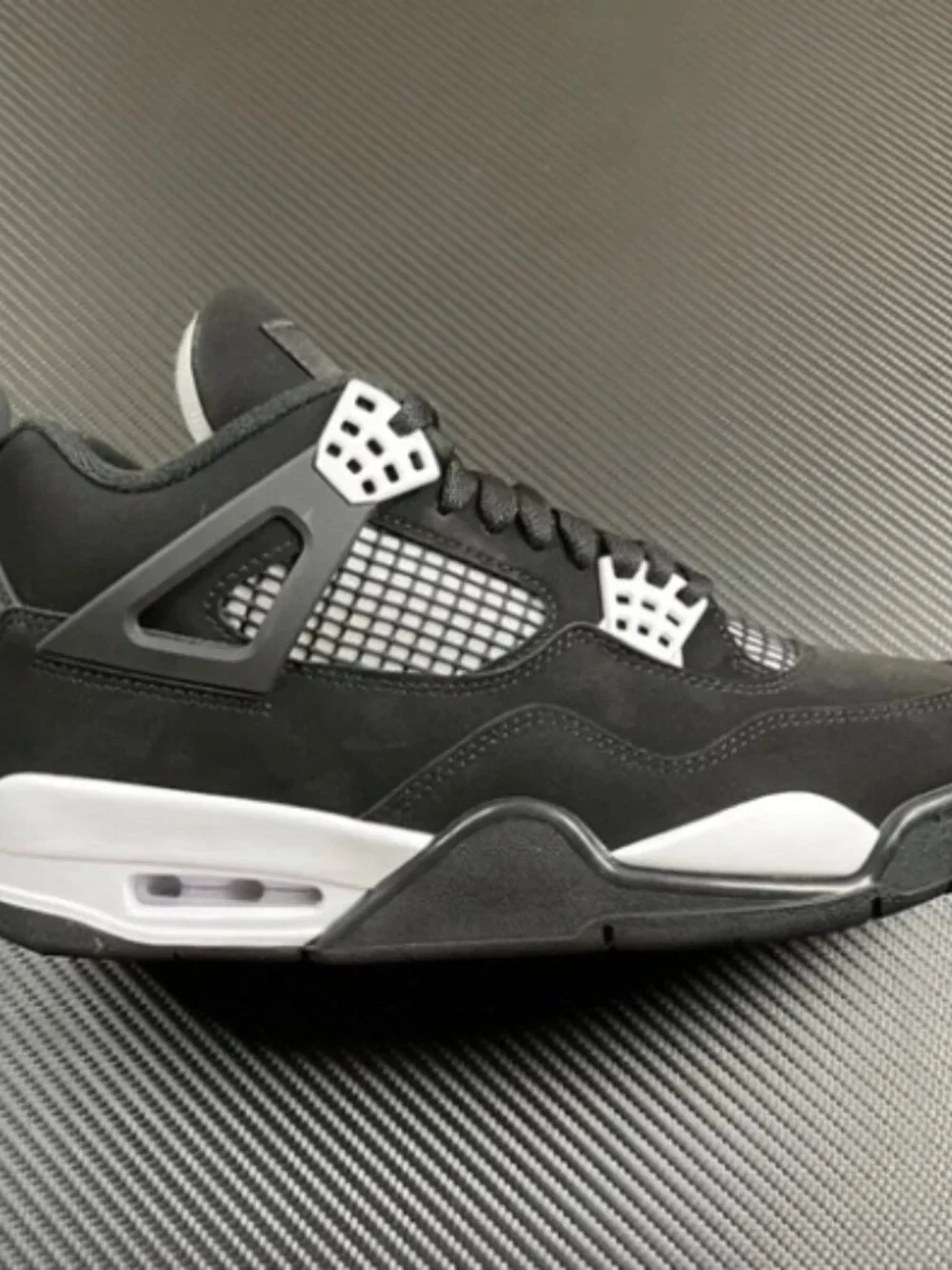 Air Jordan 4 Retro White Thunder
